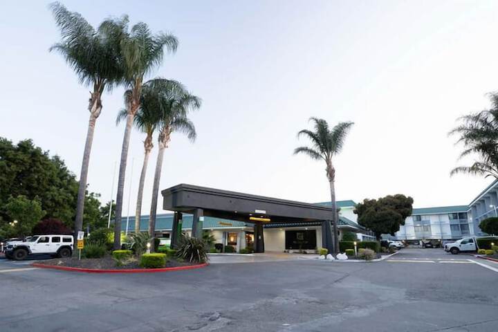 Holiday Inn Dublin-Pleasanton by IHG