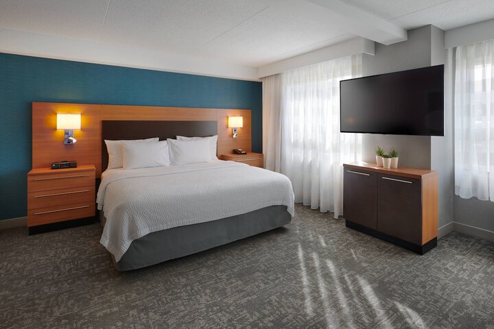 Room 13 of 26