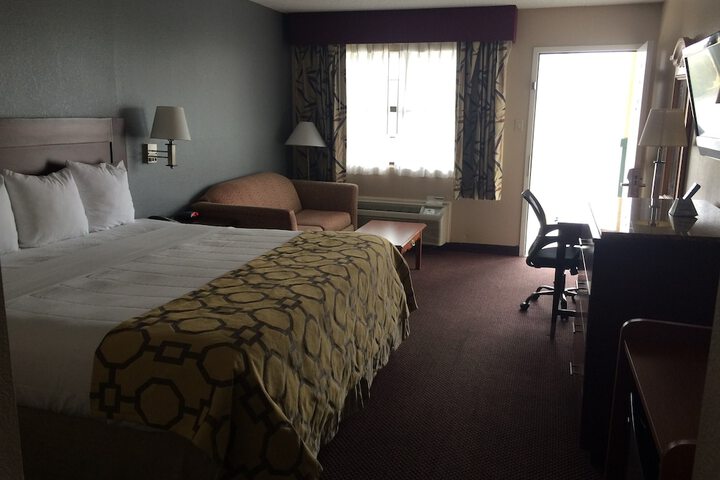 Room 13 of 20