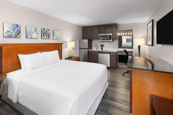Basecamp Puyallup a Travelodge by Wyndham