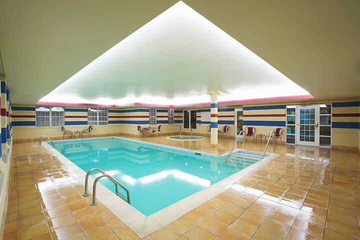 Pool 4 of 34