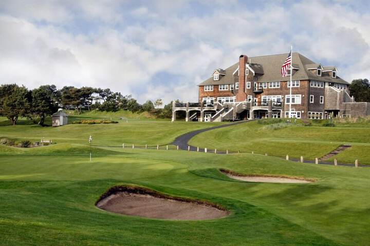 McMenamins Gearhart Hotel