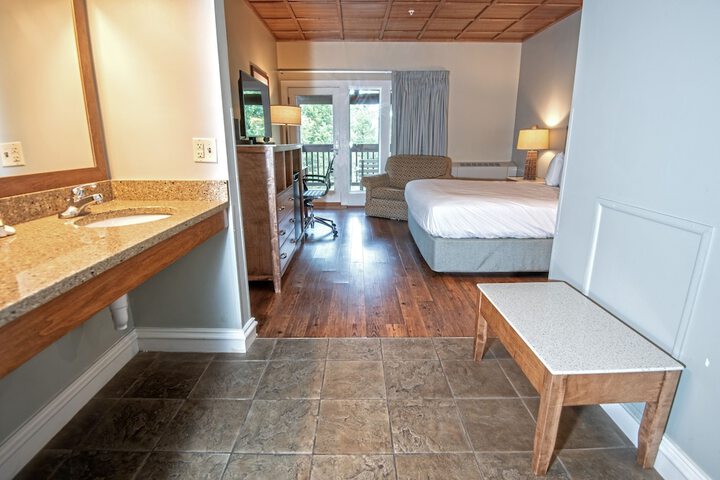 Room 26 of 108