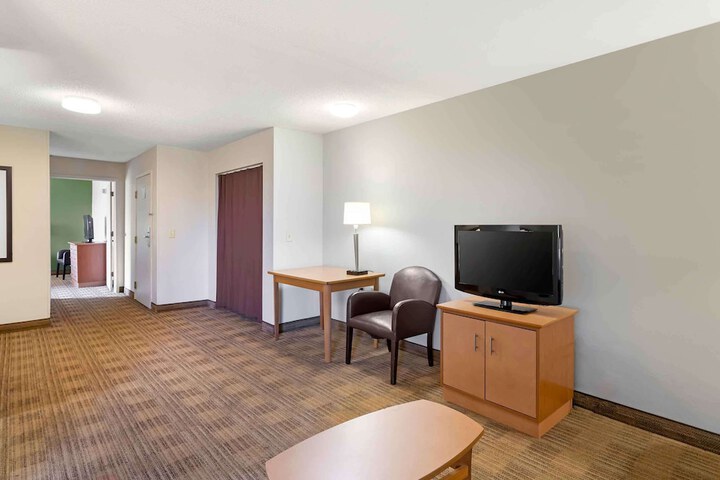 Room 18 of 37