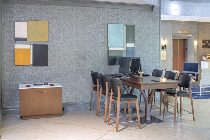 Business Center 60 of 60
