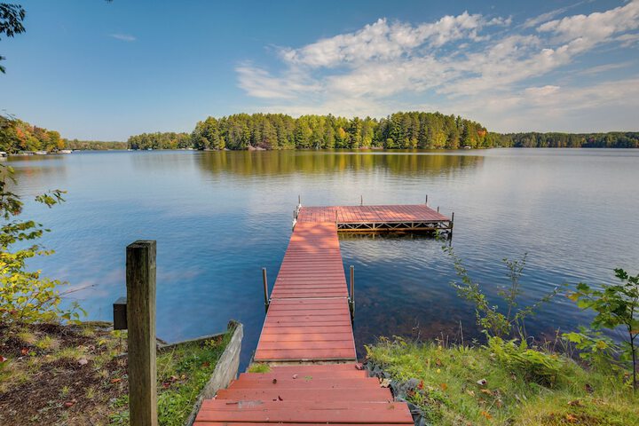 Rhinelander Chain of Lakes Home w / River Dock!