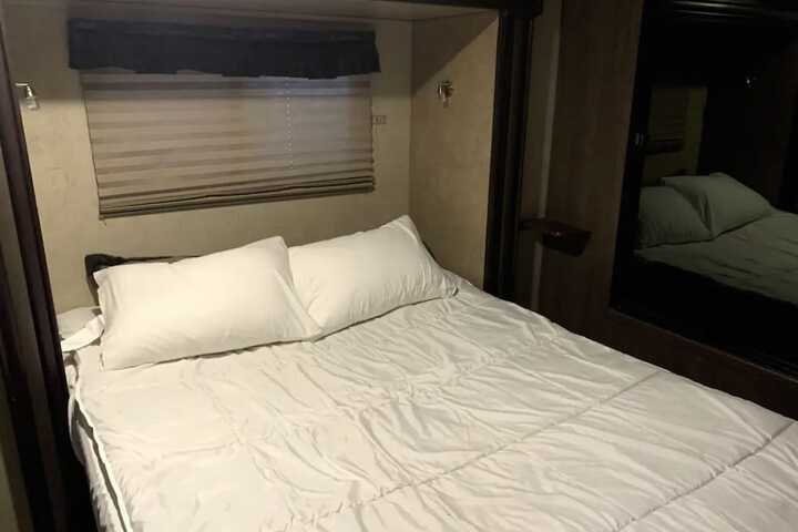 Room 5 of 33