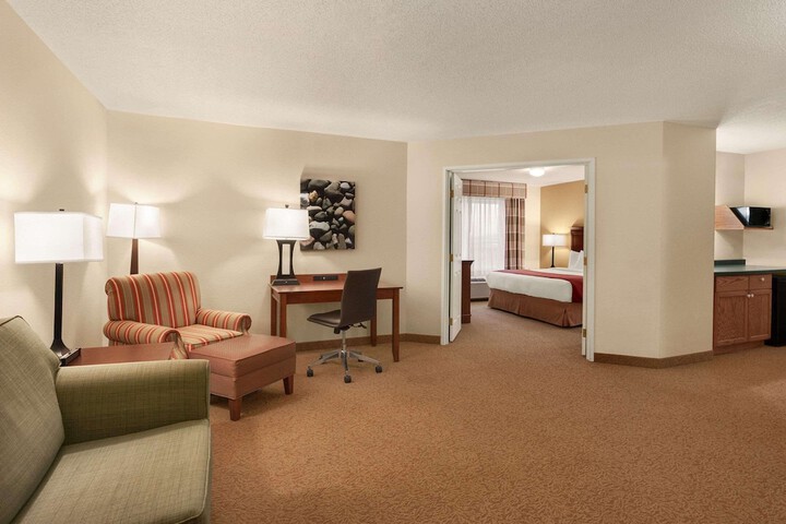 Country Inn & Suites by Radisson Ames, IA