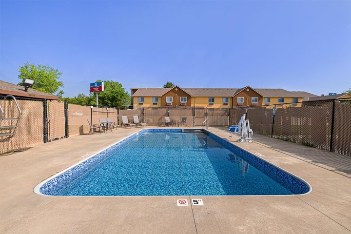 SureStay Plus Hotel by Best Western Kearney Liberty North