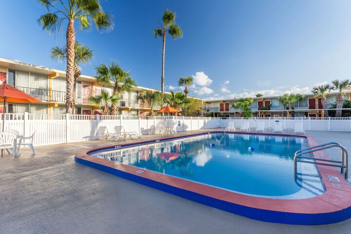 Pool 5 of 34