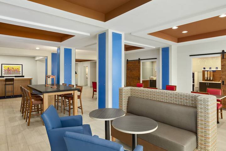 Hotel Interior 9 of 37