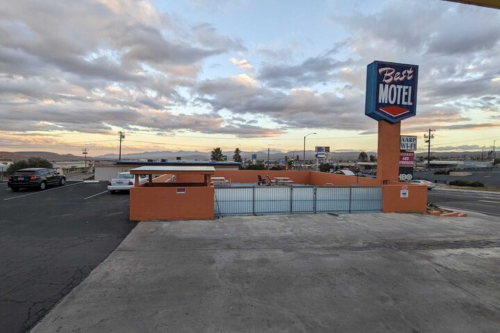 Hotel 7 of 44
