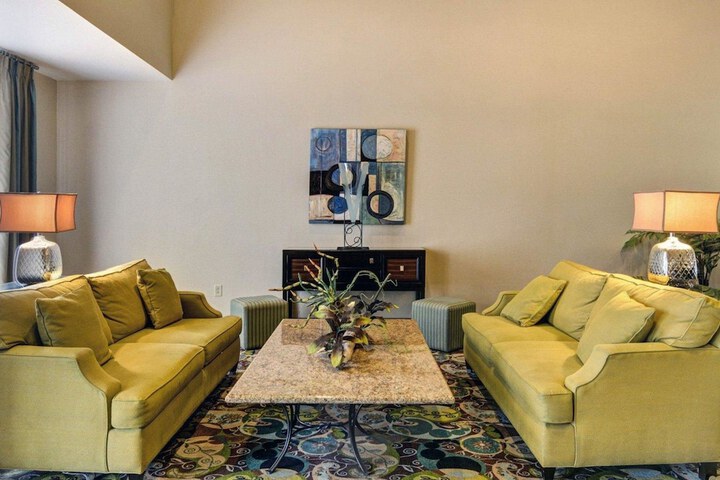 Comfort Suites near Hot Springs Park