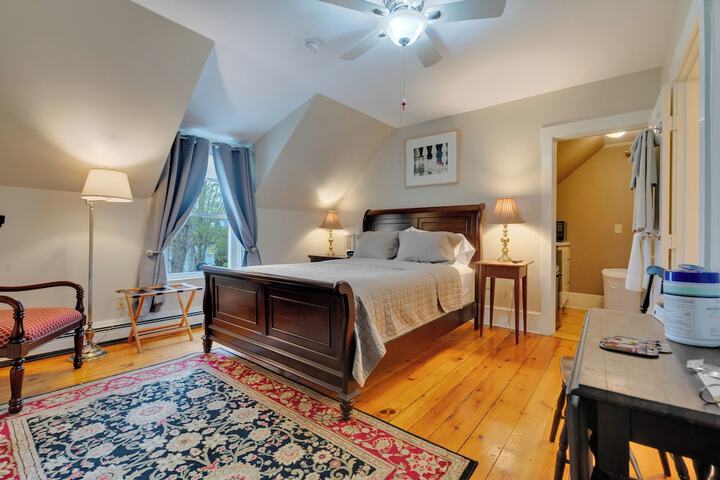 The James Place Inn B & B