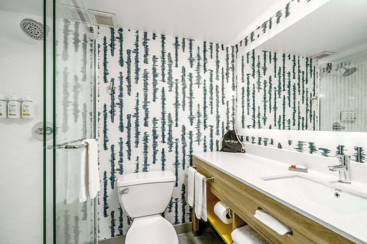 Room 27 of 53