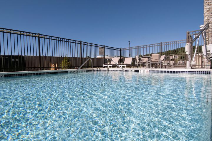Pool 6 of 35