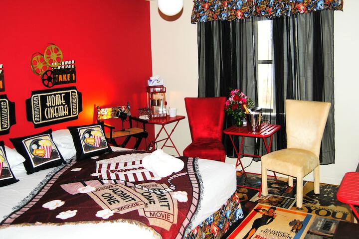 Room 33 of 51