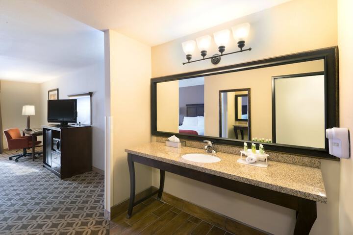 Room 16 of 36