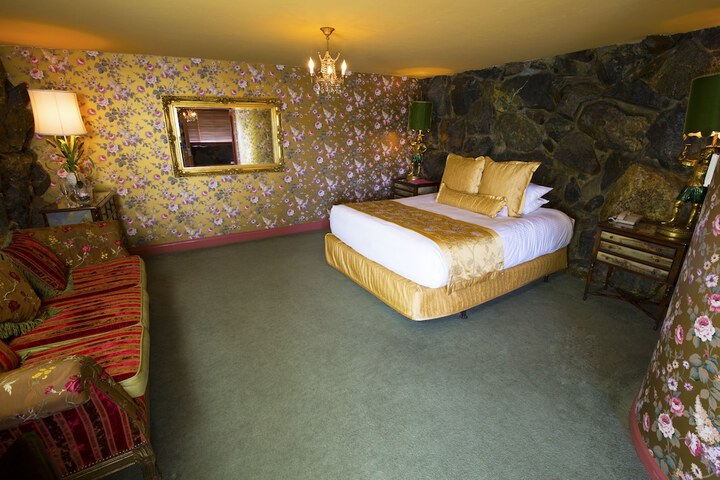 Room 85 of 461