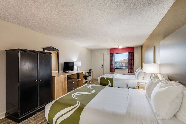 Room 21 of 31