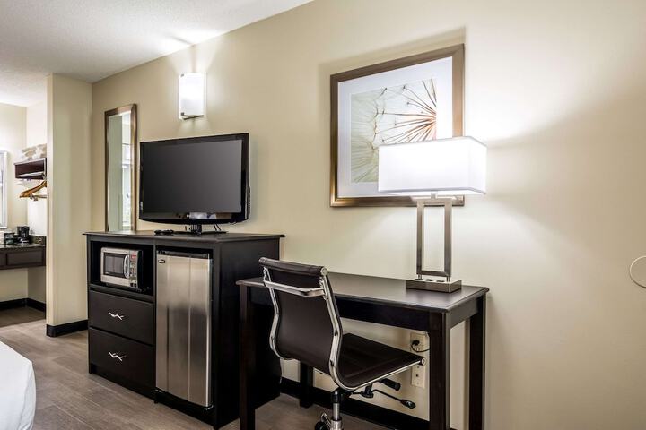 Room 12 of 30