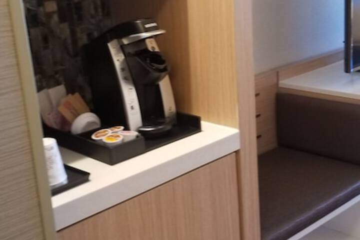 Breakfast/Coffee Service 102 of 110