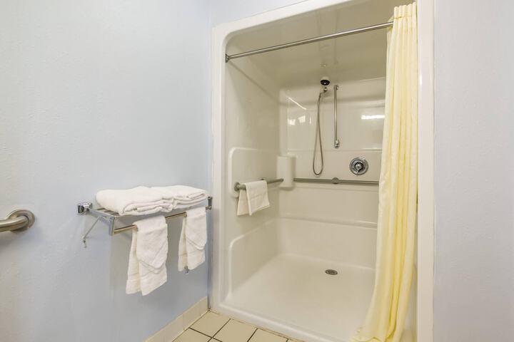 Econo Lodge Inn & Suites Brooks - Louisville South