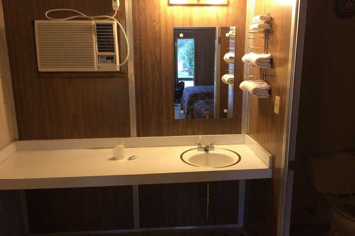 Room 6 of 15