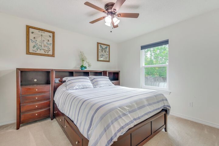 Spacious Home w / Sunroom 15 Mi to Pensacola!