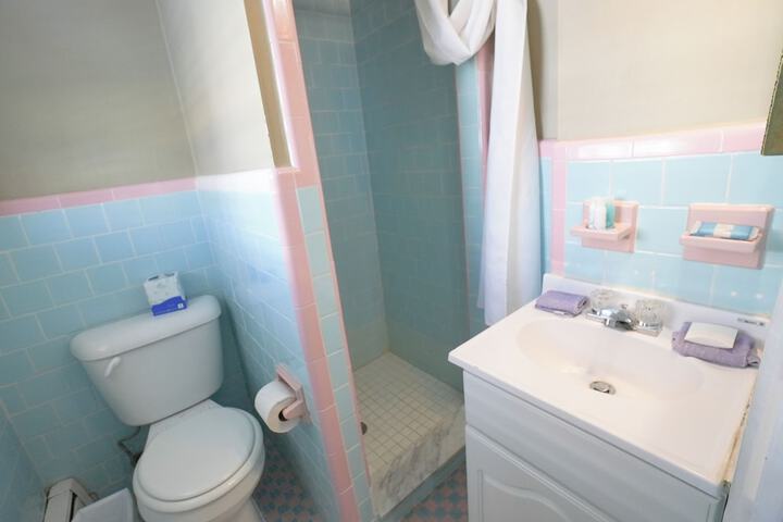 Room 5 of 25