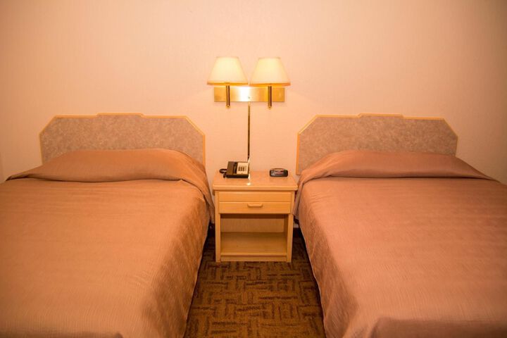 Room 9 of 22