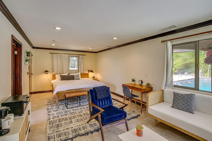 Spacious Fullerton Villa w / Private Pool & Hot Tub
