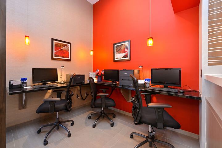 Business Center 33 of 34