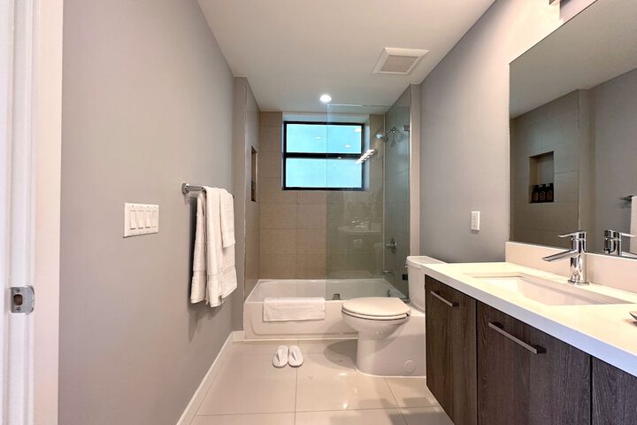Bay Breeze Premium Apartments by Eskape Collection