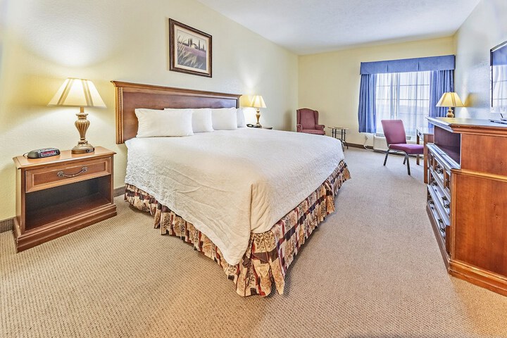 Room 8 of 28
