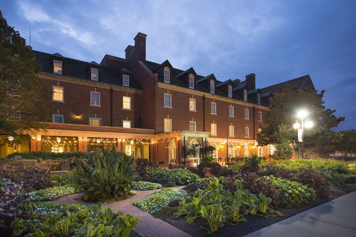 Hotel Exterior 82 of 90
