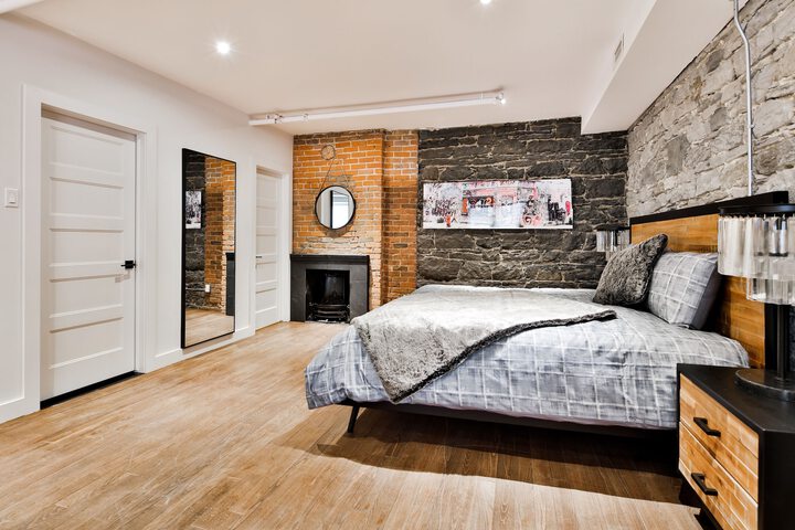 Room 16 of 73