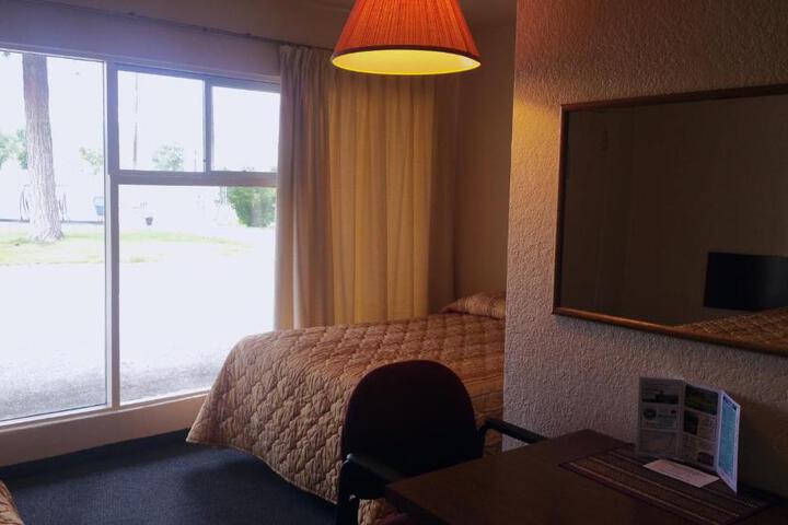 Evergreen Motel