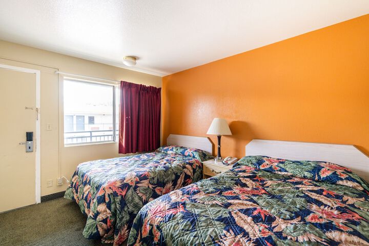 Room 33 of 50