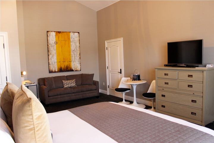 Room 8 of 34