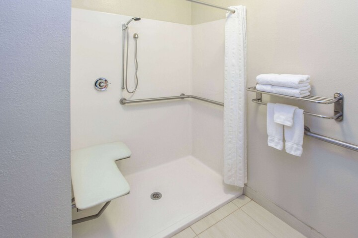 Room 16 of 27