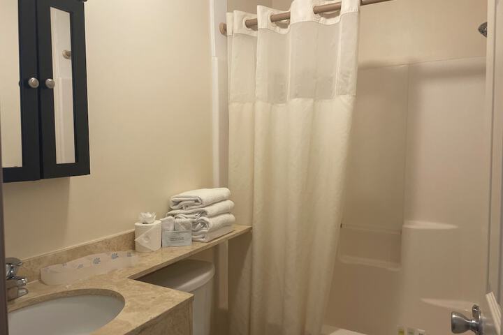 Room 53 of 185