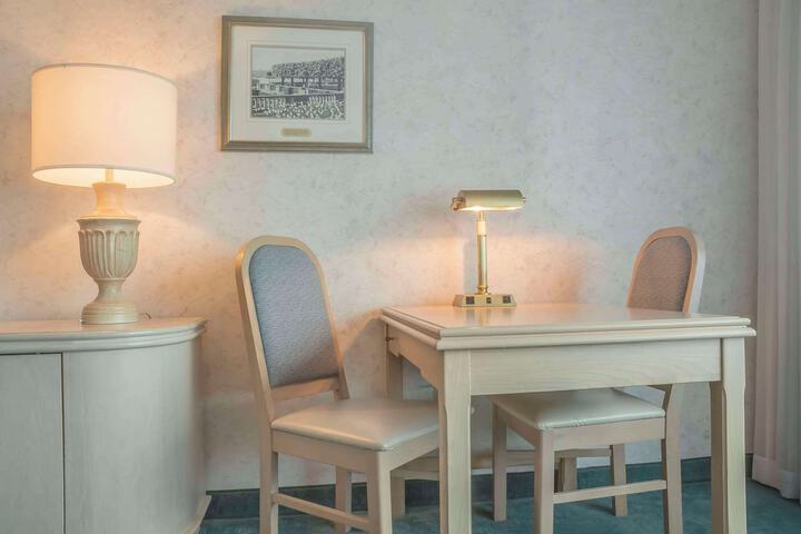Room 20 of 28