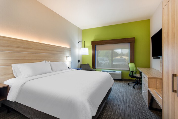 Room 16 of 38