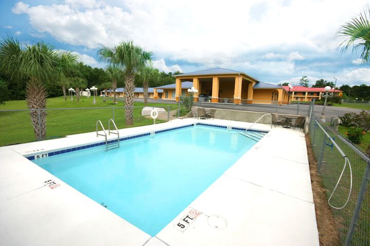 Pool 9 of 27