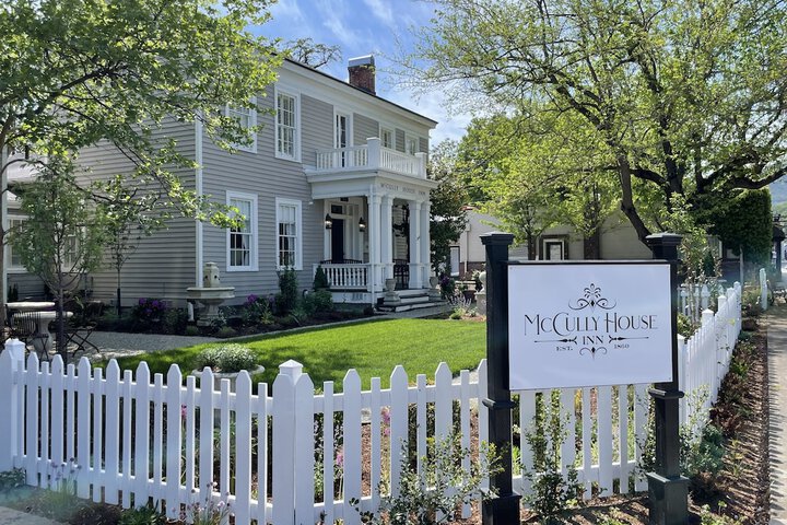 McCully House Inn