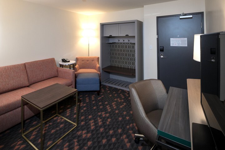 Holiday Inn Hotels and Suites Mount Pleasant by IHG