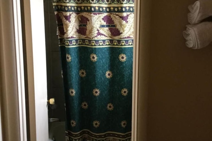 Room 10 of 18