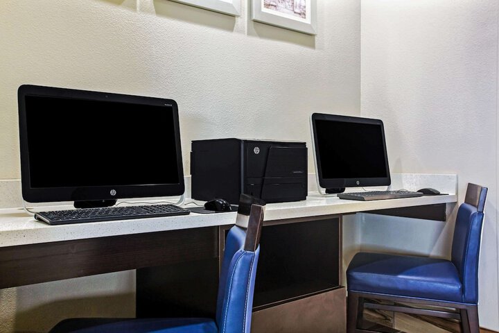 Business Center 54 of 54