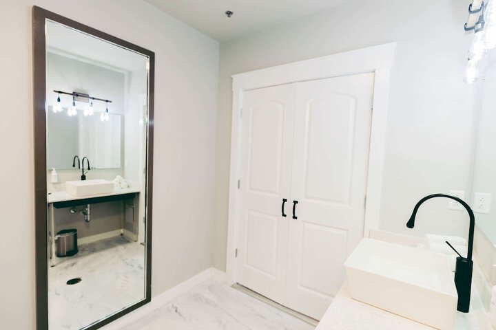 Room 106 of 140